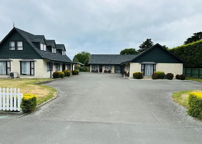 Academy Lodge Motel