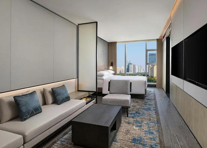 Courtyard By Marriott Luoyang