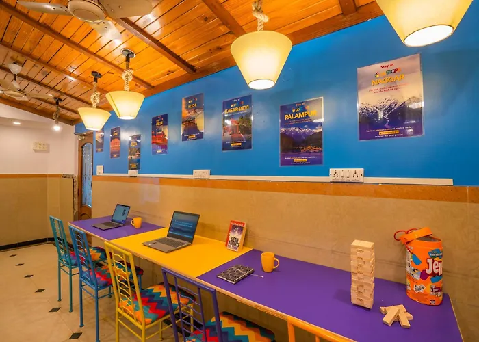 Gostops Bengaluru, Gandhi Nagar Majestic - Private Rooms & Dorms