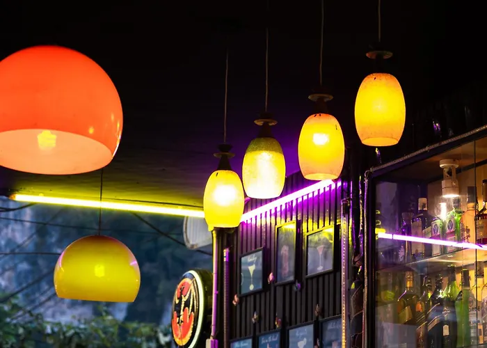 Krabi Freedom Hostel And Bar