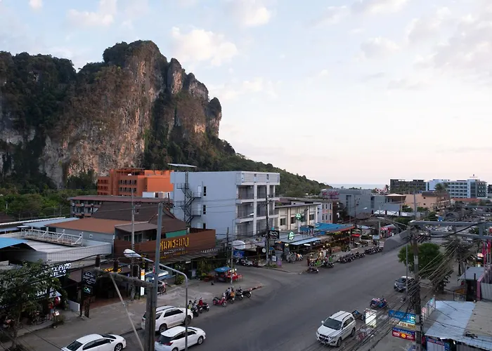 Krabi Freedom Hostel And Bar