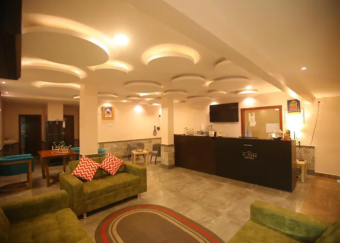 De Crown Luxury Hotel