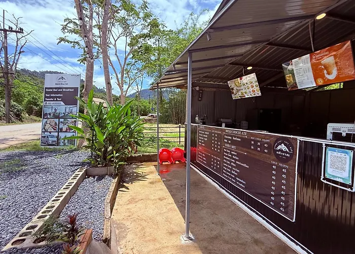 Nahm Khao Sok Hostel And Camping