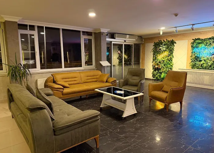 Blue Lake Otel