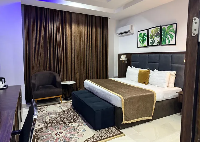 Vinpy Hotels