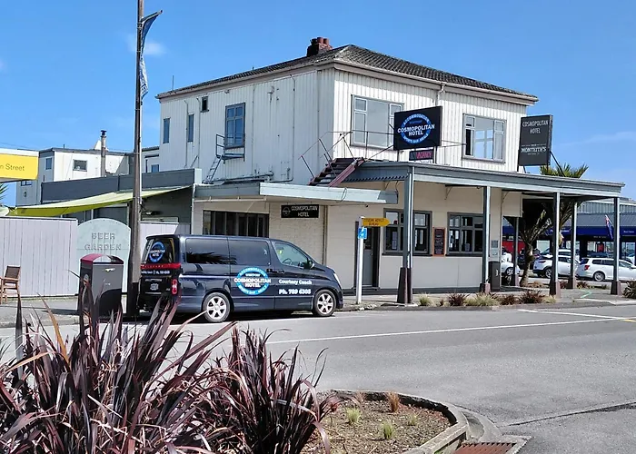 Cosmopolitan Hotel, Pub, Restaurant And Gaming Room, Opposite The Bus Stop