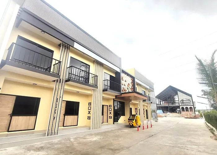 Box Box Hotel And Sports Restaurant