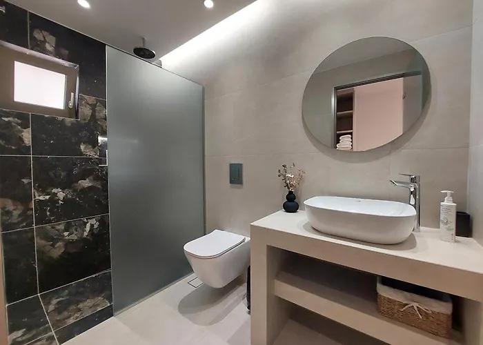 Avra Suites