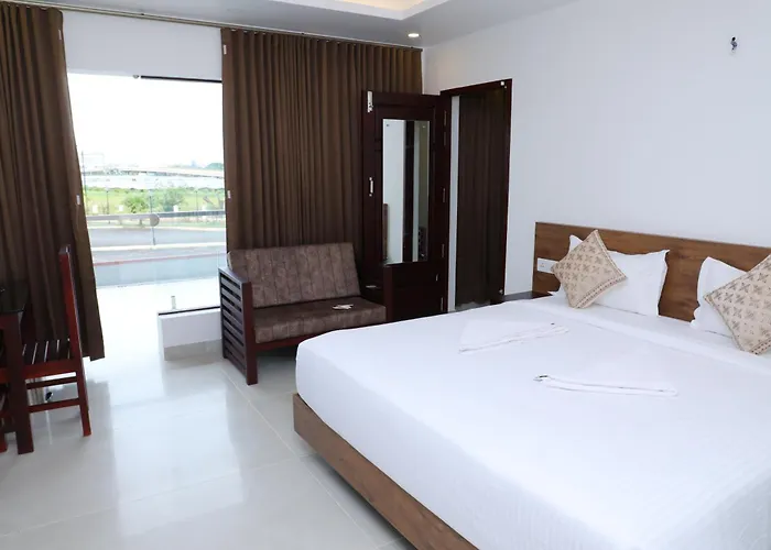 Aura Airport Hotel