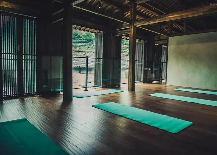 Tsingpu Tulou Retreat 青普文化行馆 南靖土楼店