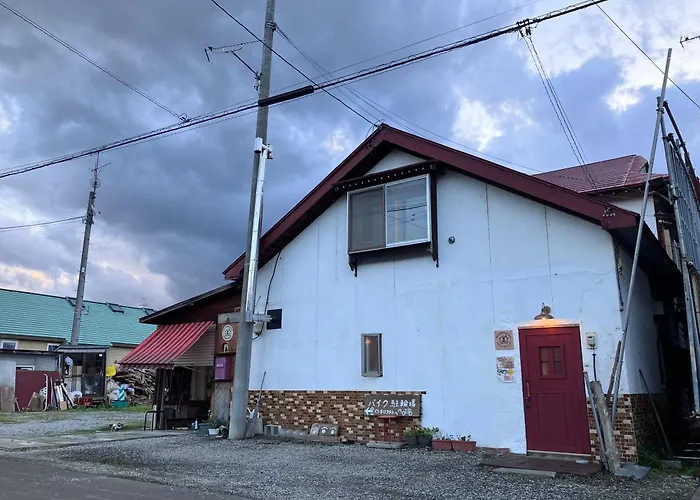 Motoryokan Guesthouse & Cafe