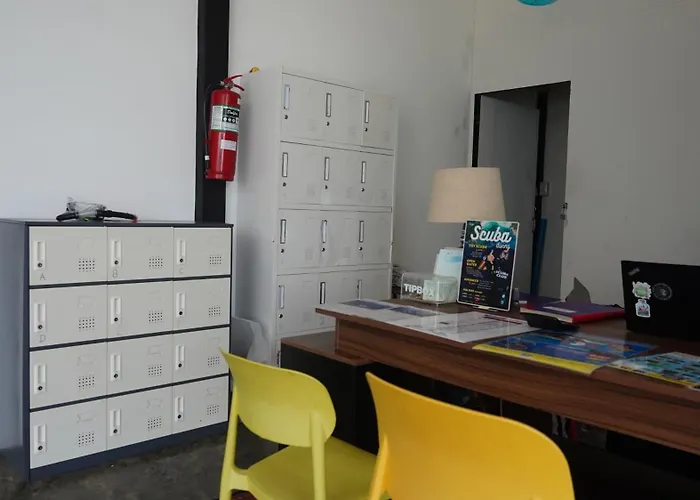 Scuba Square Hostel