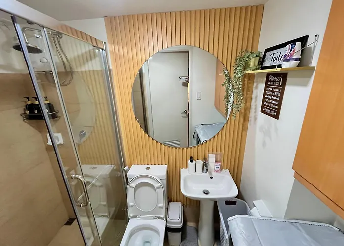 J&J Havenstay Ananda Square