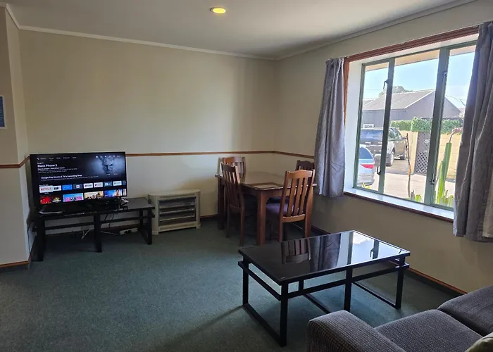 Palmcourt Motel