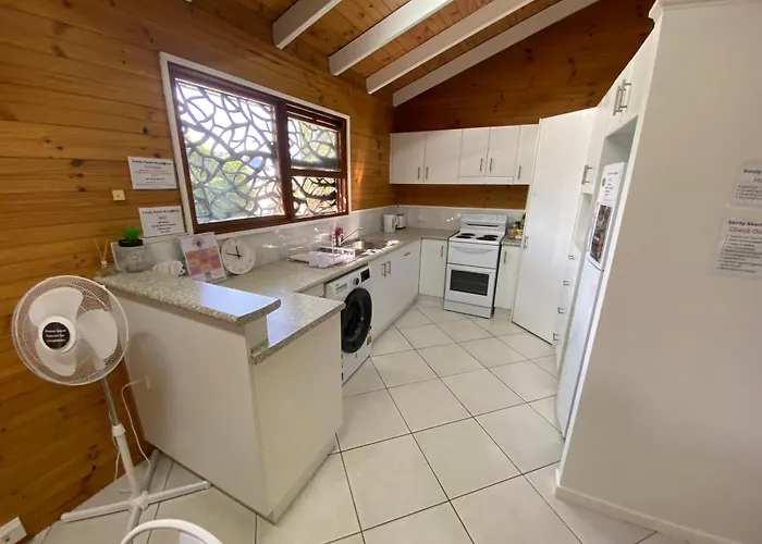 Sandy Beach Bungalow - Hostel Accomodation