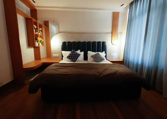 Joeys Hostel Manali