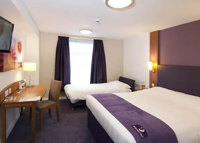 Premier Inn Woking West - A324
