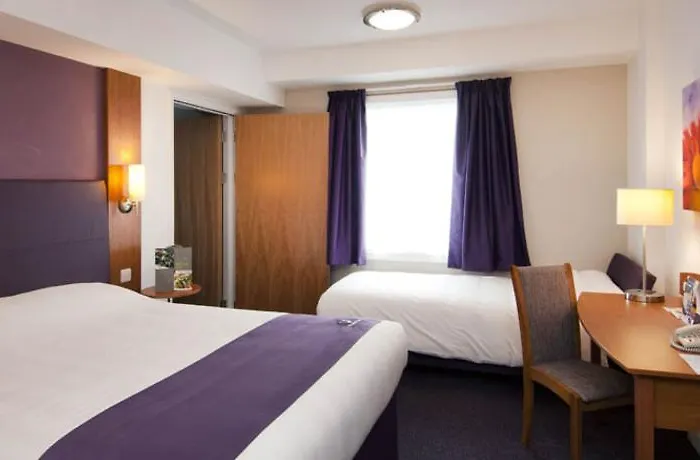 Premier Inn Wolverhampton - North