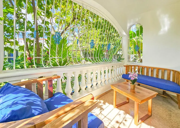 Villa completamente privada con piscina, jacuzzi y gran patio