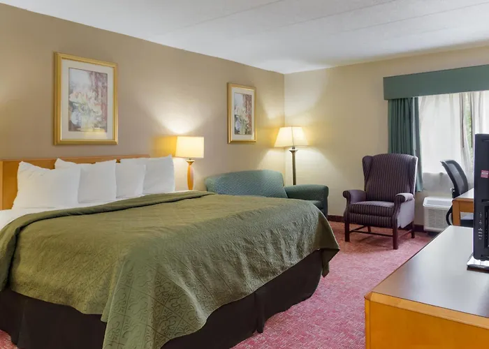 All Seasons Inn & Suites Smithfield Providence