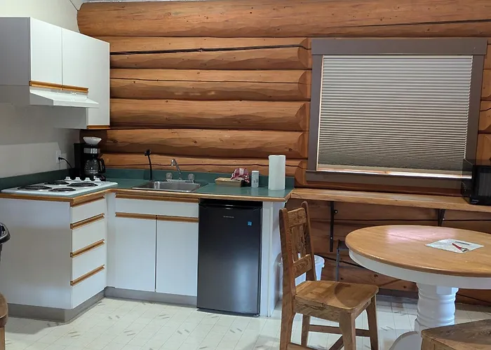 Twin Peaks Hotel Cabins