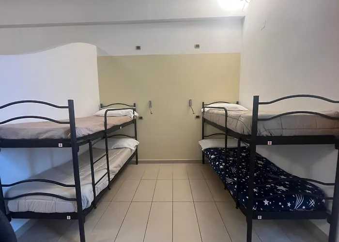 Seven Hostel & Rooms