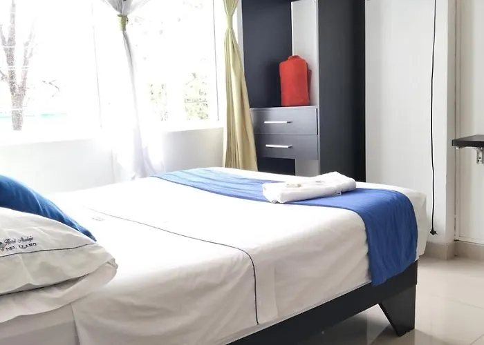 Hotel Azulejo Del Llano