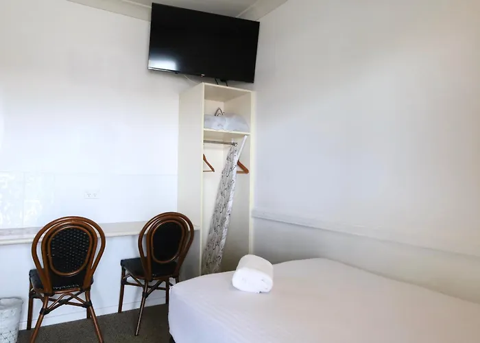 Park Avenue Hotel Motel
