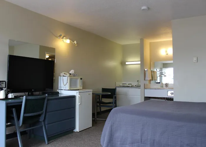Plains Motor Inn