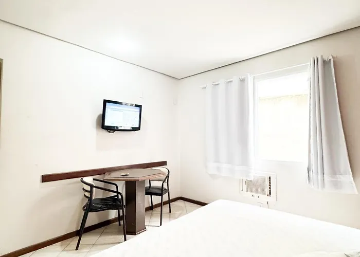 Golfinho Hotel
