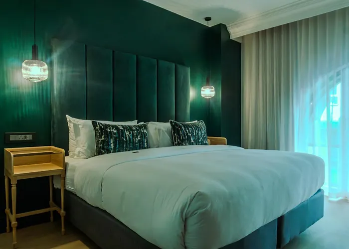 Old Bank Hotel - Lion Roars Hotels & Lodges