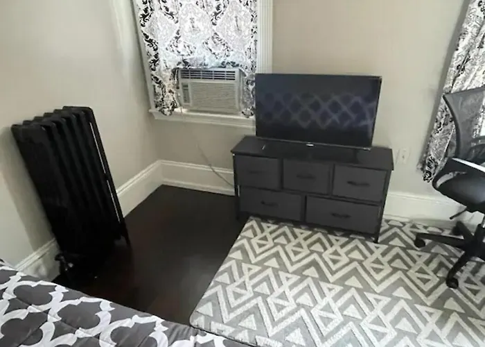 Homestay In Boston Fields Corner Area