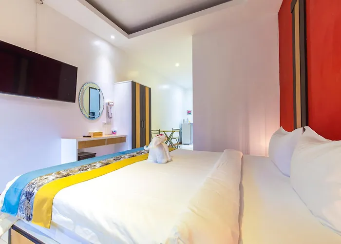 Tongtong Garden Holiday Hotel普吉岛通通花园酒店