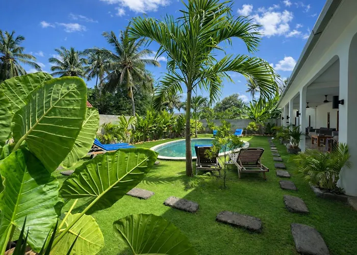Wanderlust Hostel - Highest Privacy Hostel In Kuta - Big Clear Pool - Fast Internet