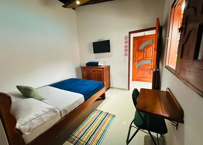 Hotel Jardin De Rosas