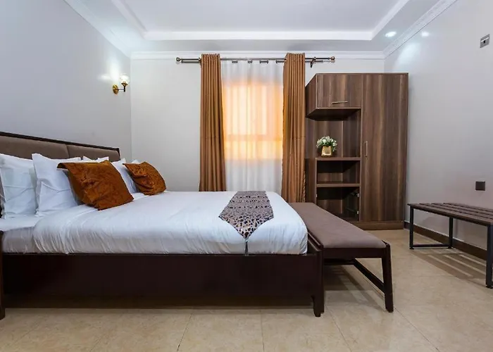 Nokras Silveroak Hotel, Embu