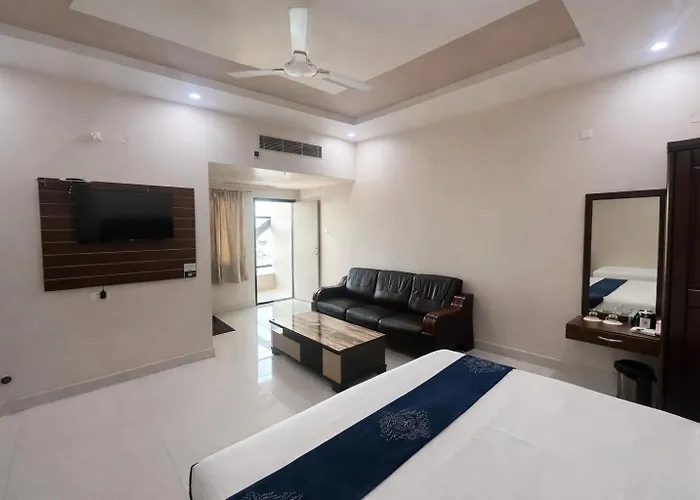 Jnr Grand Hotel