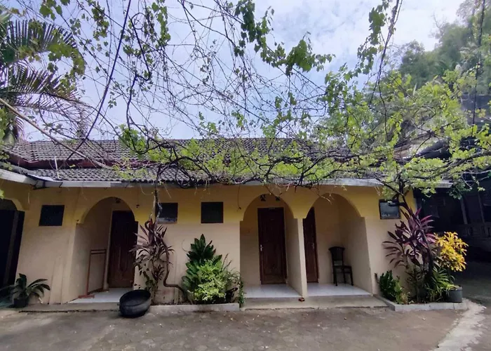 Oyo 95108 Nareswari Homestay Syariah