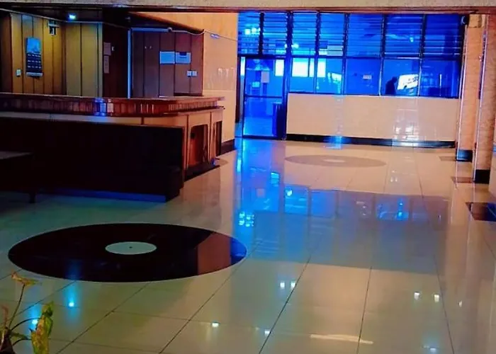 Sirgoi Travellers Hotel
