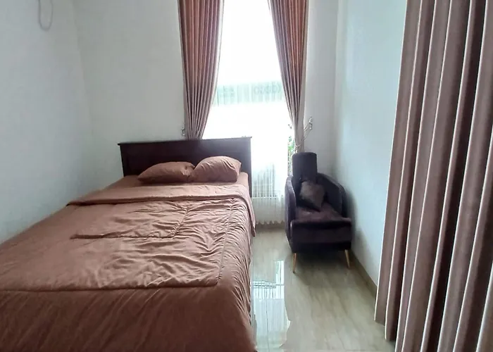Oyo 95108 Nareswari Homestay Syariah