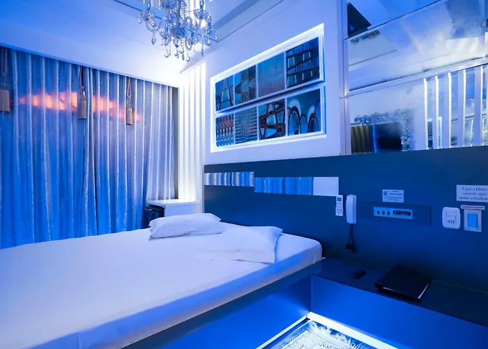 Golden Motel Diária suítes amplas, conforto premium e total privacidade