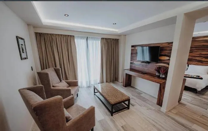 La Urumpta Hotel Aken Mind