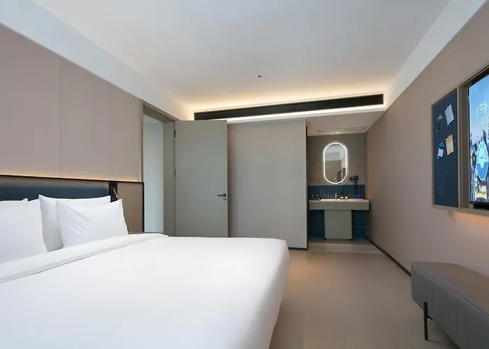 Huanman Hotel