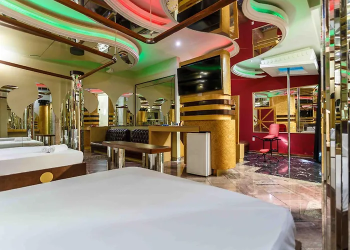 Status Motel