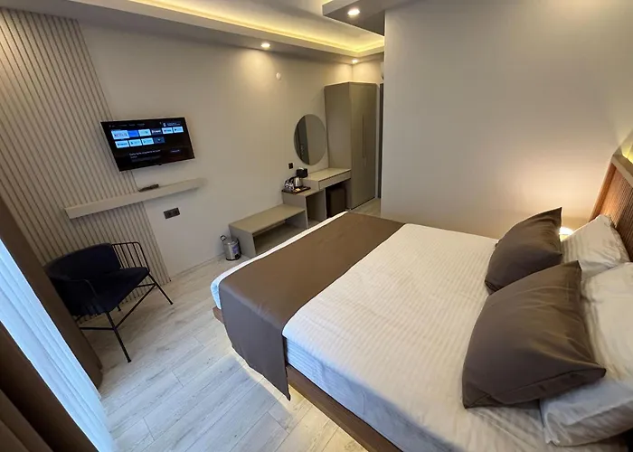 Airport Corner Hotel