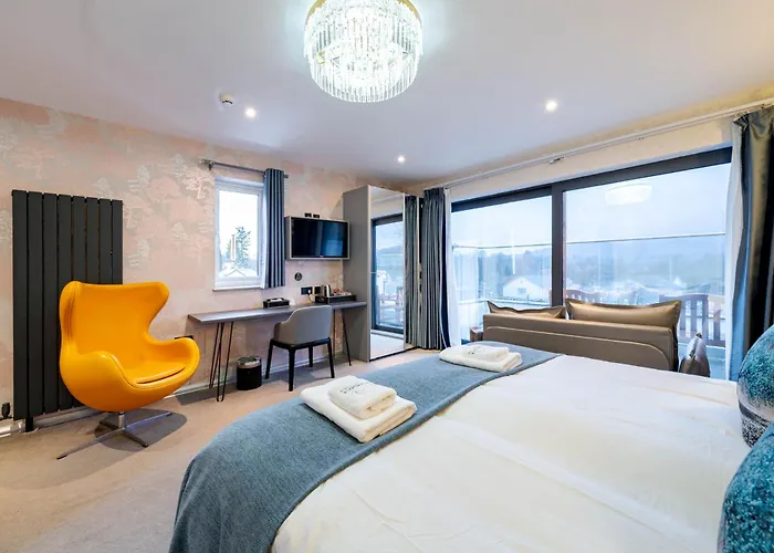 Waterhead Bath Suites - Parking And Light Breakfast