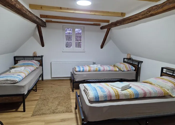 Dreibettzimmer mit Gemeinschaftsbad und Küche Großenbach