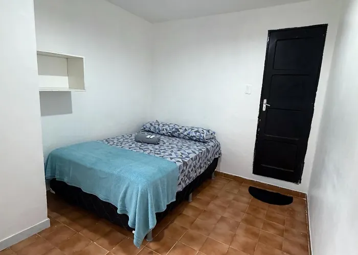 Quarto privado no centro 306
