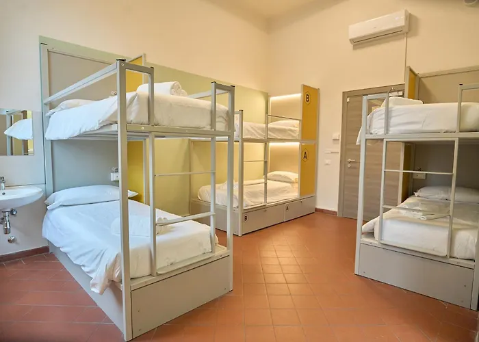 Lucca Hostel & Rooms San Frediano