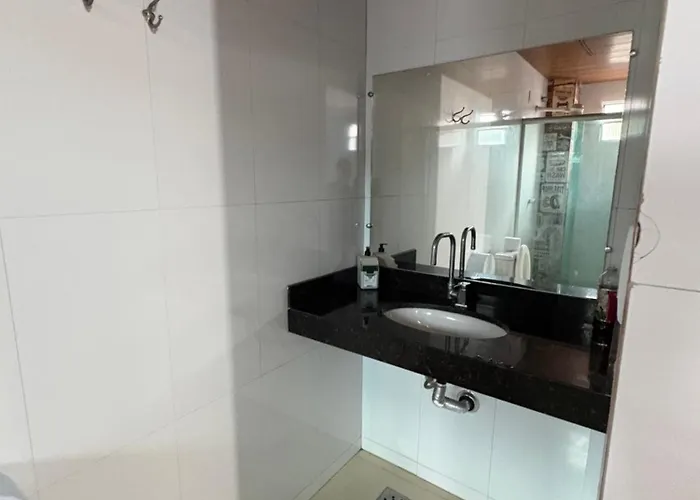 Quarto privado próximo ao centro 13